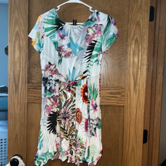 Tropical Dress! - Picture 4 of 4